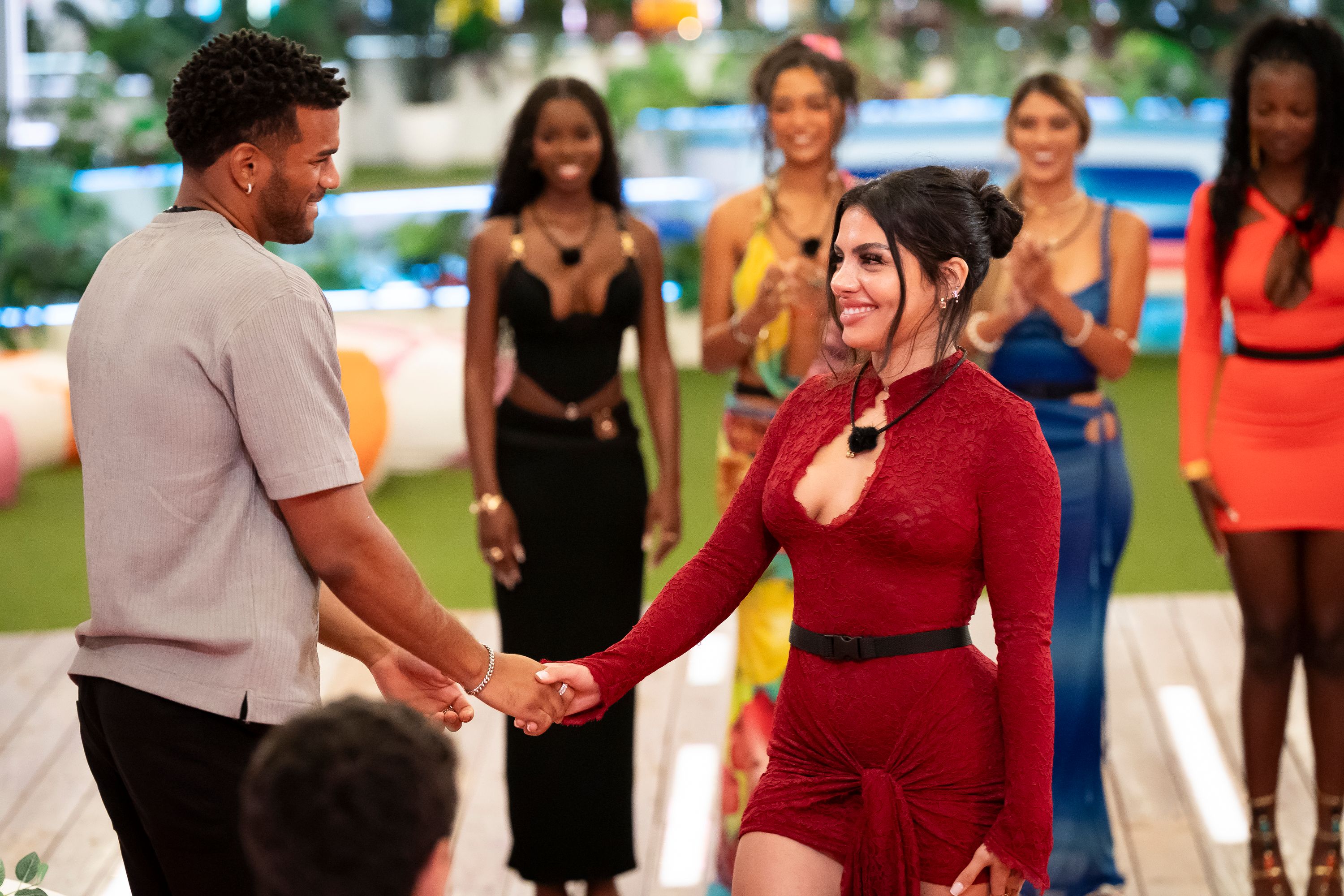 The Obsessive Fans Playing God on 'Love Island'—and Living for the Crash Outs